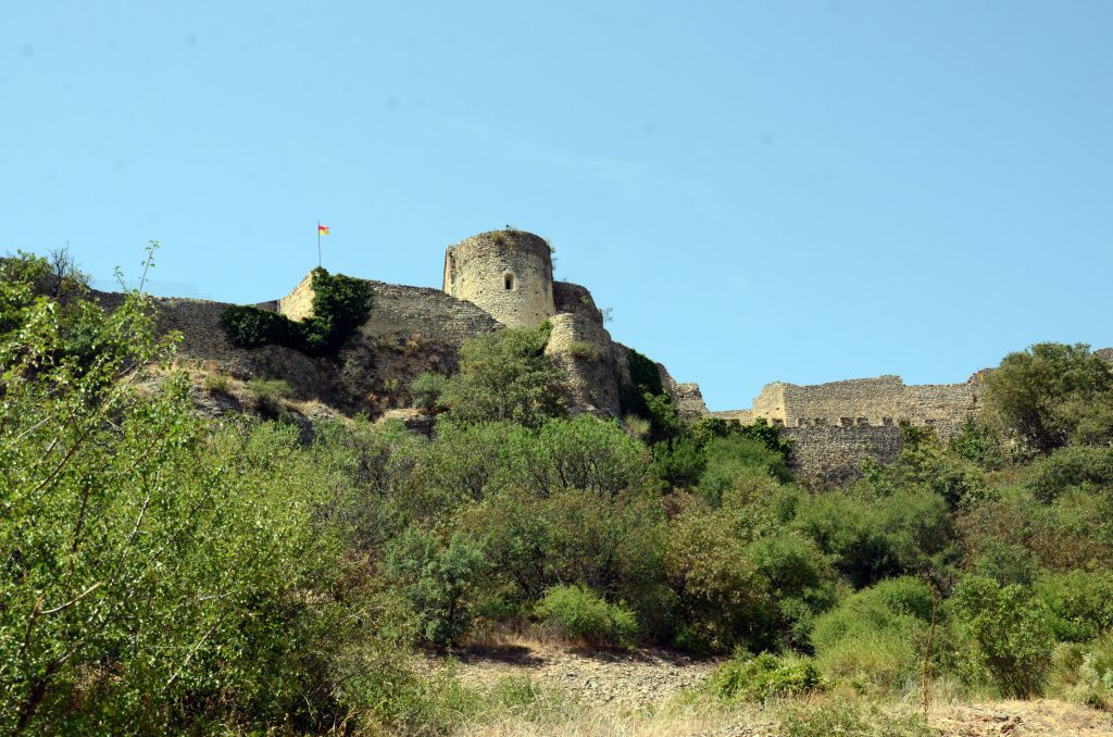 En marchant le long du fort